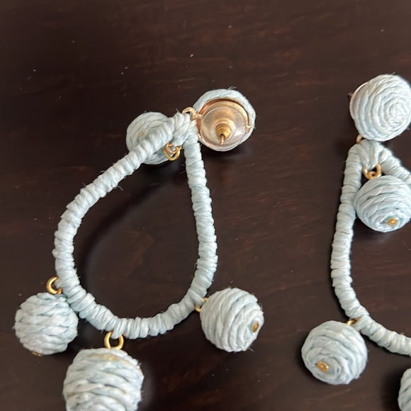 Light blue rope wrapped dangling earrings - Picture 2 of 3